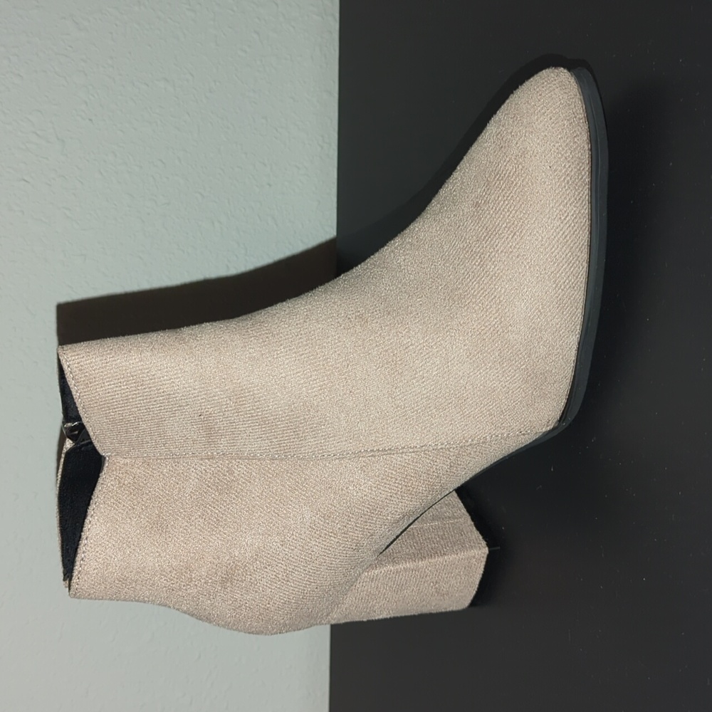 NWT Booties